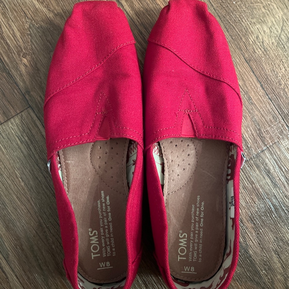 Red Tom’s that have barely been worn, looking for someone to love them